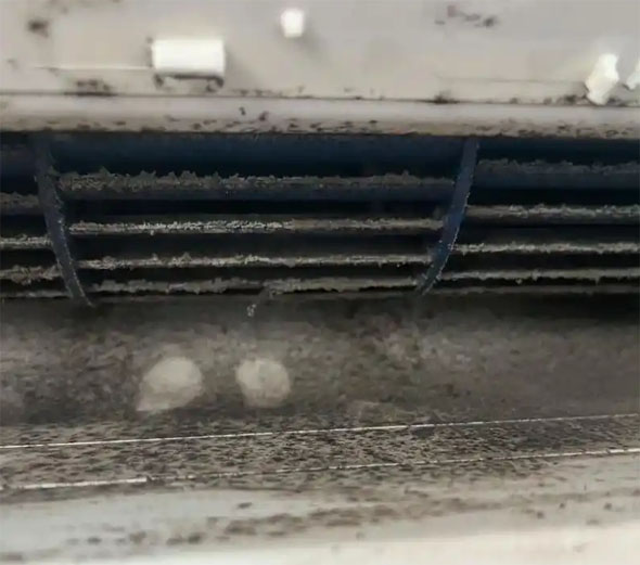 雄县空调吹的风有股烧焦味是怎么回事